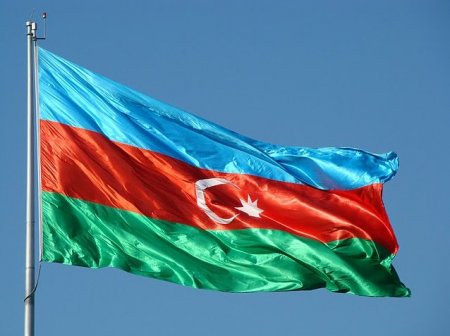 Mağazalarda Azərbaycan bayrağı bahalaşıb