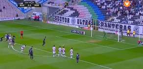 Kamran Ağayev Portuqaliya çempionatında penaltini dəf etdi - Video