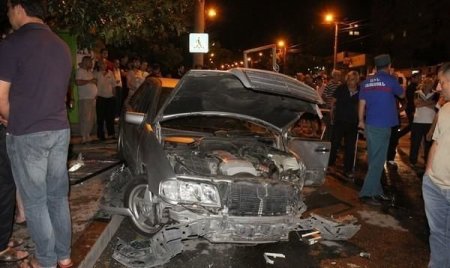 Erməni zabit avtoqəzada ölüb