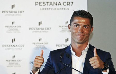 Ronaldo tarixdə ən bahalı futbolçu oldu