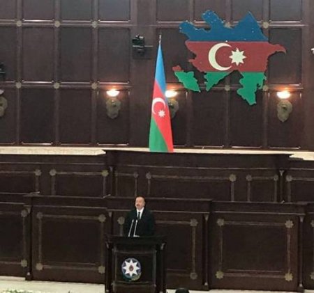 Azərbaycan parlamentinin 100 illiyi - Prezident İlham Əliyev iclasda + FOTO