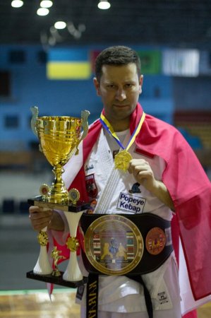 Azərbaycanlı Diaspora sədri Karate üzrə dünya çempionu oldu.