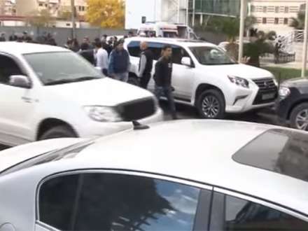 Avtoxuliqan 3 maşına ziyan vurdu (VİDEO)