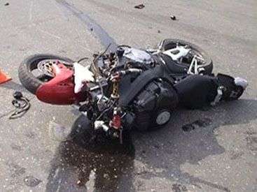 Neftçalada motosiklet 2 qadını vurdu - 1-i öldü