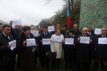 Beynəlxalq Forumun nümayəndələri 31 Mart Soyqırımı qurbanlarını andılar