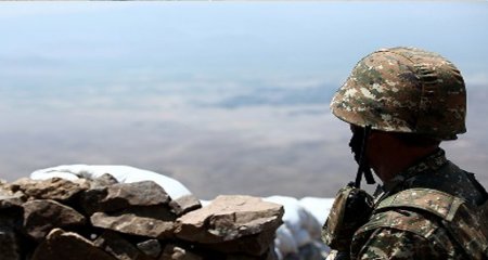 Azərbaycan ordusu blindajı erməni əsgərlərinin başına uçurdu, 2-i ölü