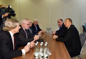 Azərbaycan prezidenti Varşavada həmsədrlərlə görüşüb