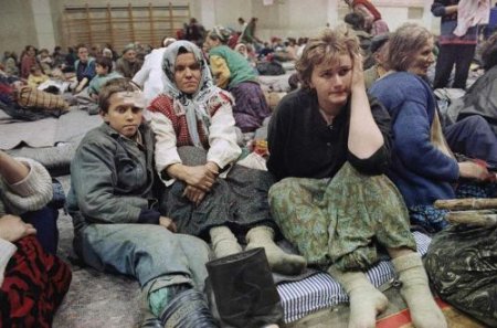 BMT-nin törətdiyi Srebrenitsa soyqrımından 21 il keçir-VİDEO