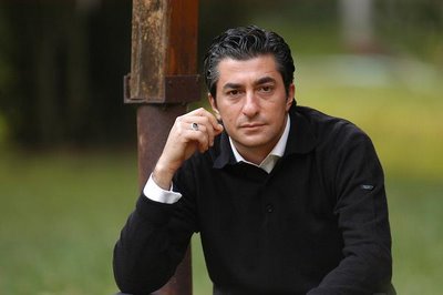 "Paramparça" serialının aktyoru   Erkan Petekkaya xəstəxanaya düşdü
