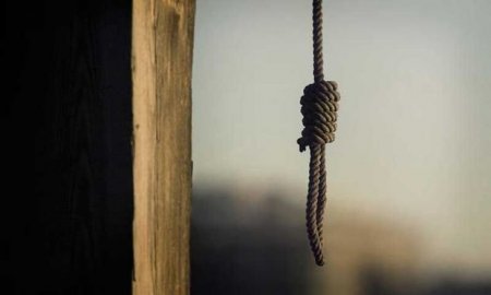 Üç uşaq atası özünü asaraq intihar edib