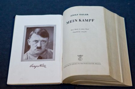 Hitlerin “Mayn Kampf” kitabı Almaniyada bestseller oldu