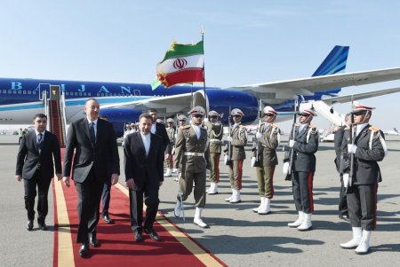 Prezident İlham Əliyev İrana rəsmi səfəri başladı - Foto
