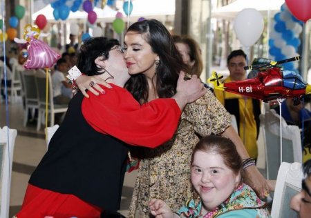 Leyla Əliyeva qayğıya ehtiyacı olan uşaqlarla görüşüb — Fotolar