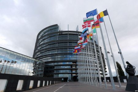 Hakimiyyətlə Avropa Parlamentinin davası yenidən alovlanır - Pərdəarxası