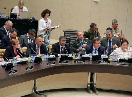Müdafiə naziri Zakir Həsənov NATO toplantısında iştirak edib – FOTO