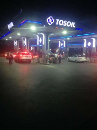 "Zapravka"larda benzin ajiotajı - Müştərilərə 10 manatdan artıq benzin satılmır...