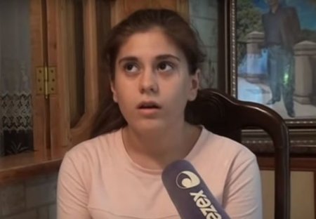 Qeyri-adi bacarığı ilə hamını heyran edən 14 yaşlı qız – VİDEO