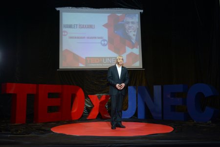 TEDxUNEC-in spikerləri uğura aparan yolu açıqladılar: “Bilik və təhsil” (+FOTO)