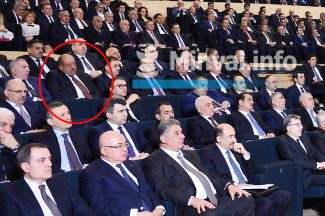 Prezident İlham Əliyevin müşavirəsində məmur yatdı – FOTOFAKT