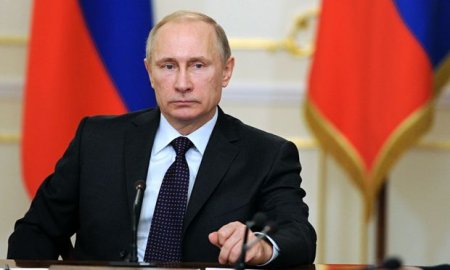 Putin “Kreml siyahısı” haqqında: İt hürər, karvan keçər – VİDEO