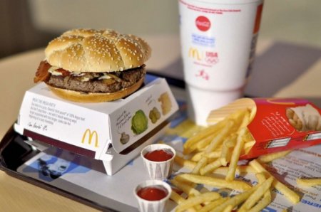 ““McDonalds”ın tərkibində zərərli maddələr aşkarlanıb” - Həkim xəbərdarlığı