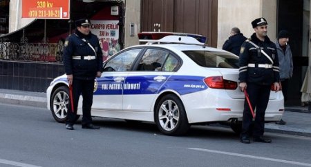 Azərbaycanda yol polisləri arasında dava - Biri kürəyindən bıçaqlandı