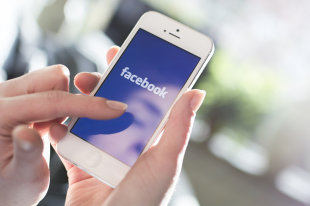 "Facebook" hərəkətə keçdi - Azərbaycandan olan bloqerlərin bloklanmasına start verildi
