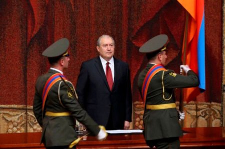 Ermənistanın yeni prezidenti and içdi